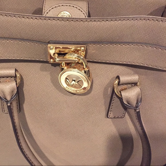 Hamilton Large Saffiano Leather Tote - Picture 5 of 7